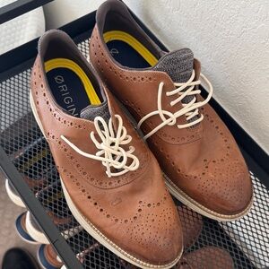 Cole Haan Brown Leather Wingtip Oxfords with Cream Laces 11W